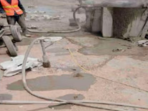 增城水泥混凝土路面板底注浆技术 路面脱空注浆整治方案